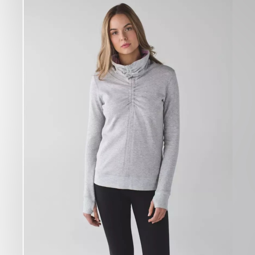 Lululemon In A Cinch Gray Pink REVERSIBLE Pullover Top Long Sleeve Thumb Hole 2